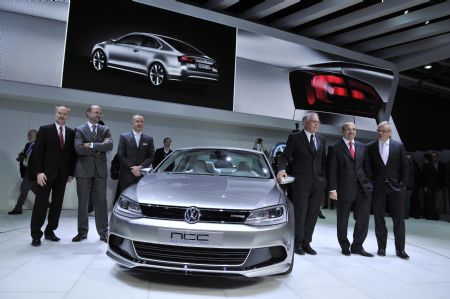 The new VW NCC Compact Coupe is unveiled during the media preview of the 2010 North American International Auto Show (NAIAS) at Cobo center in Detroit, Michigan, U.S.A., Jan 11, 2010. [Xinhua]