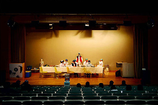 Students of the Central Conservatory of Music receive vaccinations against A/H1N1 flu in their auditorium. The public are calmer than with the outbreak of SARS (Severe Acute Respiratory Syndrome) 6 years ago, because of the transparency of information. [Liang Lifeng]