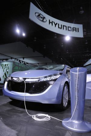 Hyundai's Blue-will hybrid concept car is presented during the second press preview day of the 2010 North American International Auto Show (NAIAS) at Cobo center in Detroit, Michigan, U.S.A., Jan. 12, 2010. [Xinhua]