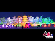 The photo shows a snow sculpture on the 22nd Sun Island International Snow Sculpture Art Expo in Harbin, capital of northeast China's Heilongjiang Province. With the theme of 'Dancing Sun Island Show, Happy China Travel', the expo consists of many scenic areas. [Photo by Wang MaoHuang]