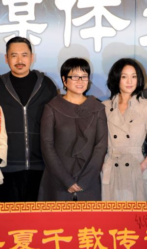 Director Hu Mei (C), actor Chow Yun-Fat and actress Zhou Xun attend the premiere press conference of the film Confucius in Beijing, capital of China, Jan. 14, 2010. The film will open to general audiences in China on Jan. 22.
