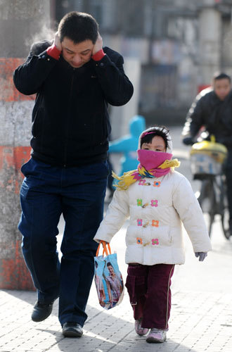 Due to another cold front, most parts of China will see snow, rain and temperature drops up to 18 degrees Celsius in the next three days, the National Meteorological Center (NMC) said on Saturday. 