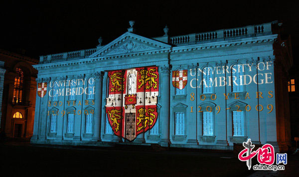 The Senate House at the University of Cambridge, in Cambridge city centre, is illuminated during a spectacular light show, marking the end of its 800th anniversary celebrations, which began exactly a year ago. [CFP]