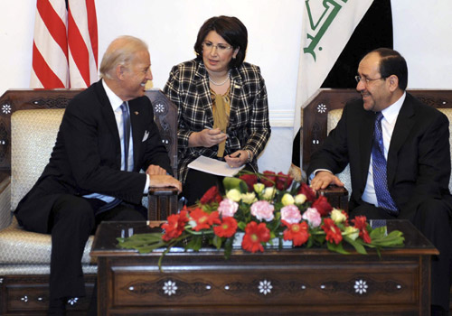 Iraq's Prime Minister Nuri Al-Maliki (R) meets with U.S. Vice President Joe Biden (L) during Biden's visit to Baghdad January 23, 2010. [Xinhua]