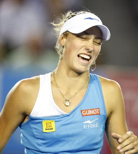 Yanina Wickmayer of Belgium reacts during the fourth round match of women's singles agasint her compatriot Justine Henin in 2010 Australian Open Tennis Championship in Melbourne Park, Jan. 24, 2010. Yanina Wickmayer lost 1-2. (Xinhua/Wang Lili)