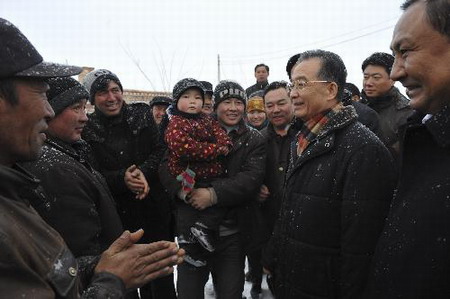 Premier Wen visits blizzard-hit Xinjiang