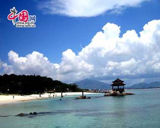 Wuzhizhou Island has been the most favored scenic spot because of abundant and unique tropic island tourist resources and advanced supporting facilities. 