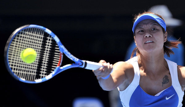 Li Na's impressive run at the Australian Open ended in the semifinal stage on Thursday when the Chinese 16th seed lost to defending champion Serena Williams in a tight, two-set thriller. 