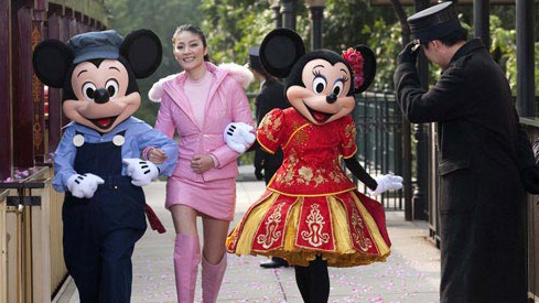 Park Kelly Chen in the the Hong Kong Disneyland Park