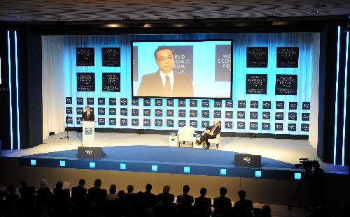 Chinese Vice Premier Li Keqiang delivers a speech in the annual meeting of the World Economic Forum (WEF) in Davos, Switzerland, Jan. 28, 2010. [Photo: Xinhua]