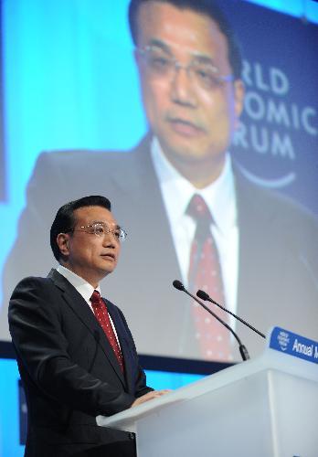 Chinese Vice Premier Li Keqiang delivers a speech in the annual meeting of the World Economic Forum (WEF) in Davos, Switzerland, Jan. 28, 2010. [Photo: Xinhua]