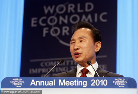 Lee Myung-bak, President of the Republic of Korea speaks during an address at the WEFin Davos, Switzerland on Jan. 28, 2010. [CFP]