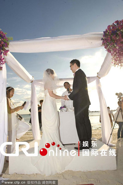 Snapshots of Malaysian pop singer Jasmine Leong's romantic beachside wedding in Philippines on Feb. 1, 2010.