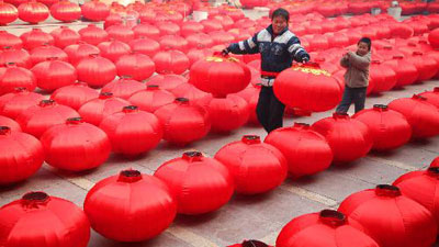 Traditional red lanterns made in Beijing