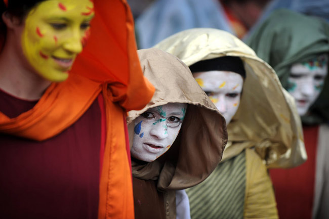 The International Festival of Masquerade Games is held in the town of Pernik in Bulgaria, January 29, 2010. This is the most important people&apos;s cultural event in the region. More than 5000 performers from all over Bulgaria, as well as formations from many European countries take part in the festival.[qq.com]