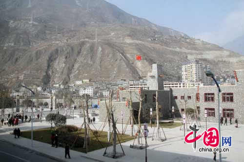 The shelter plaza in Weizhou Town.