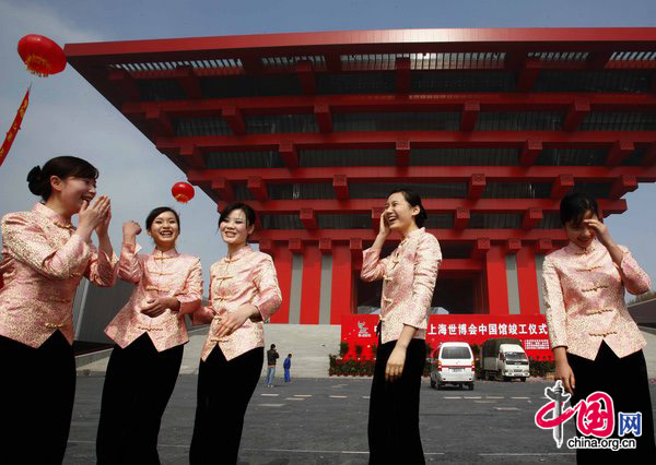 Photo taken on Feb. 8, 2010 shows the finished Chinese Pavilion of Shanghai World Expo in Shanghai, east China. The Chinese Pavilion finished its construction on Monday.[CRI]