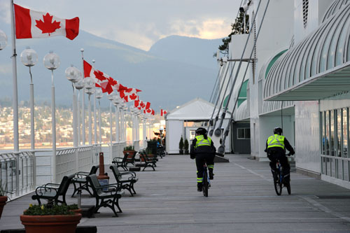This photo taken on Feb. 8, 2010 shows the scenery outside the Main Press Centre (MPC) of the 2010 Vancouver Winter Olympics, Canada.(Xinhua/Chen Xiaowei)