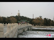 Beihai Park is one of the oldest, largest and best-preserved of the ancient imperial gardens in China and it is conveniently located in the very center of Beijing. Beihai literally means 'Northern Sea'. There are also corresponding 'Central' and 'Southern Seas' – both are located in an area called Zhongnanhai. This region is also quite famous because it houses China's paramount leaders. [Photo by Dong Qingpei]