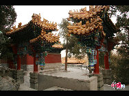 Beihai Park is one of the oldest, largest and best-preserved of the ancient imperial gardens in China and it is conveniently located in the very center of Beijing. Beihai literally means 'Northern Sea'. There are also corresponding 'Central' and 'Southern Seas' – both are located in an area called Zhongnanhai. This region is also quite famous because it houses China's paramount leaders. [Photo by Dong Qingpei]