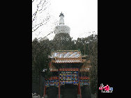 Beihai Park is one of the oldest, largest and best-preserved of the ancient imperial gardens in China and it is conveniently located in the very center of Beijing. Beihai literally means 'Northern Sea'. There are also corresponding 'Central' and 'Southern Seas' – both are located in an area called Zhongnanhai. This region is also quite famous because it houses China's paramount leaders. [Photo by Dong Qingpei]