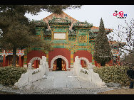 Beihai Park is one of the oldest, largest and best-preserved of the ancient imperial gardens in China and it is conveniently located in the very center of Beijing. Beihai literally means 'Northern Sea'. There are also corresponding 'Central' and 'Southern Seas' – both are located in an area called Zhongnanhai. This region is also quite famous because it houses China's paramount leaders. [Photo by Dong Qingpei]