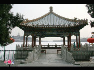 Beihai Park is one of the oldest, largest and best-preserved of the ancient imperial gardens in China and it is conveniently located in the very center of Beijing. Beihai literally means 'Northern Sea'. There are also corresponding 'Central' and 'Southern Seas' – both are located in an area called Zhongnanhai. This region is also quite famous because it houses China's paramount leaders. [Photo by Dong Qingpei]
