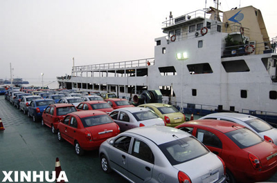 CChina's auto export in 2009 dropped 46 percent year-on-year due to the global downturn, according to the China Association of Automobile Manufacturers (CAAM) on February 10, 2010.