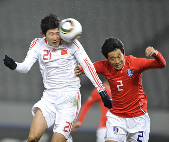 China ended an embarrassing 32-year-long head-to-head winless record after trouncing South Korea 3-0 at the East Asian Men's Soccer Championship on Wednesday.