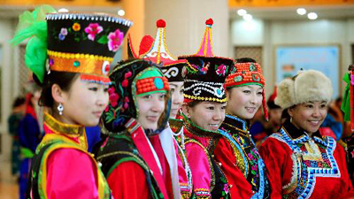 Winter dresses show held in China's Inner Mongolia 