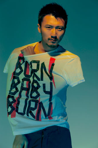 Nicholas Tse. &apos;Hot Summer Days&apos; co-stars Barbie Hsu, Nicholas Tse and Angelababy grace the latest issue of the MILK X magazine. The photoshoots were taken by the movie&apos;s director and photographer Wing Shya. [CRI]