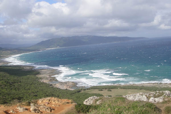 Kenting is located on the southern tip of Taiwan facing the Pacific Ocean, the Taiwan Strait and the Bashi Channel.[Photo:CRIENGLISH.com] 