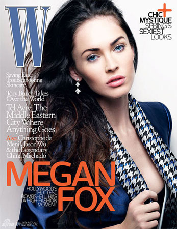  Megan Fox takes on the March 2010 cover of W Magazine. Inside the issue, Hollywood&apos;s hottest bombshell has a high fashion moment. The photo shoot took place near the Santa Fe set of Passion Play, the movie she&apos;s filming with Mickey Rourke and Bill Murray. [ent.sina.com.cn]