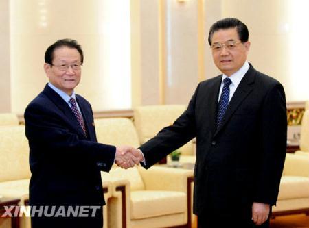 Chinese President Hu Jintao has pledged to strengthen China's relations with the Democratic People's Republic of Korea. [Xinhua] 