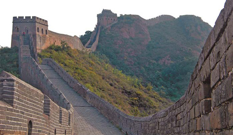  A section of the Great Wall in Jinshanling, with its steep, undulating stairways. Li Bin 