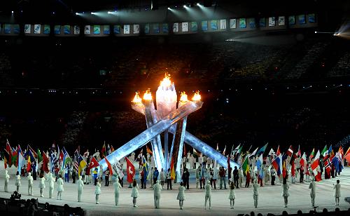 Performers participate in the closing ceremony at BC Place in Vancouver on Feb. 28, 2010 (local time), the last day of the 2010 Winter Olympics. [Xinhua]