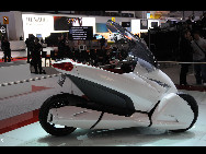 A Honda 3RC concept motorcycle is on show during the second press day of the 80th Geneva International Motor Show at Palexpo, March 2, 2010. [Xinhua]