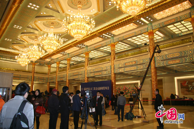 The inside of the Central Hall of Great Hall of the People where press conferences of the 3rd session of the 11th National People's Congress (NPC) are held. [China.org.cn]