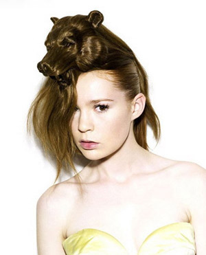 Do you know what will be the most popular hairstyles in the future? You may get a clue in the following pictures.[huanqiu.com]