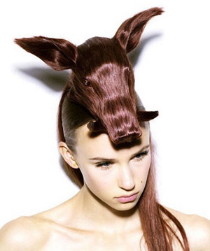 Do you know what will be the most popular hairstyles in the future? You may get a clue in the following pictures.[huanqiu.com] 