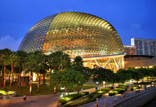 Esplanade in Singapore Esplanade, a leading artistic performance center in Singapore, is often called &apos;The Durian&apos; by locals for its unique dome. [huanqiu.com]