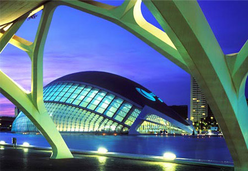 The City of Arts and Sciences in Spain The City of Arts and Sciences, developed by Santiago Calatrava, is a large-scale urban recreation center for culture and science.[huanqiu.com]