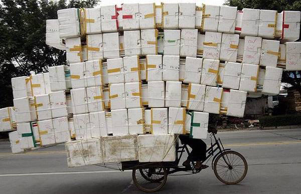 Photo shows a crazy driver. [Xinhua]