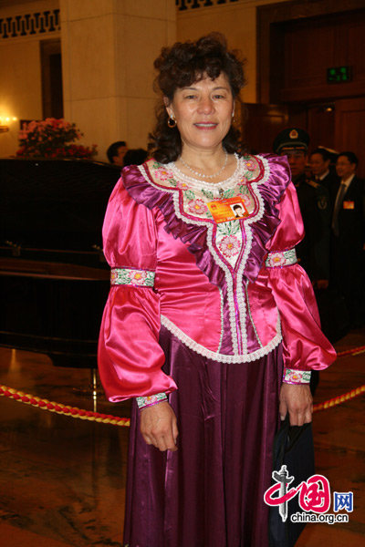 An NPC deputy from China&apos;s Russian community, one of China&apos;s 56 officially-recognized ethnic groups, attends the National People&apos;s Congress (NPC) at the Great Hall of the People in Beijing, March 5, 2010. [Li Shen/China.org.cn] 