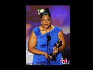 Actress Mo'Nique accepts Best Supporting Actress award for 'Precious: Based on the Novel 'Push' by Sapphire' onstage during the 82nd Annual Academy Awards held at Kodak Theatre on March 7, 2010 in Hollywood, California. [CFP] 
