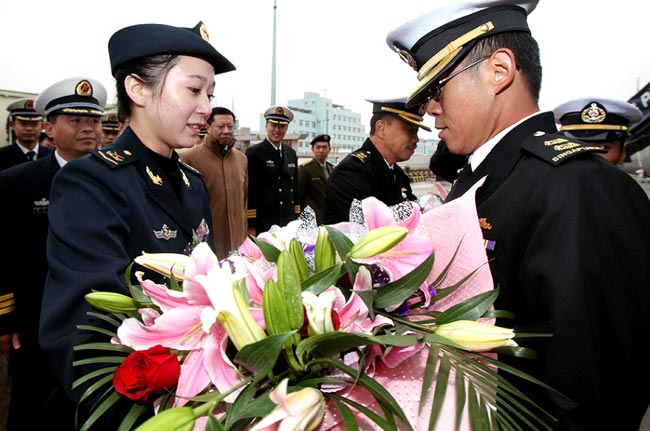 RSS Persistence naval ship of Singapore arrives in Shanghai, east China, Mar. 8, 2010. The ship, led by captain Li, with 164 crew members onboard, arrived on Monday for a 5-day visit. This is the Persistence naval ship's first visit to Shanghai. [Sina.com.cn]