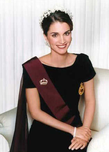 Rania, Queen of Jordan; Bridegroom: King AbdullahⅡ of Jordan; Wedding time: Oct. 6, 1993; Wedding location: Amman, capital of Jordan. [peopledaily.com]