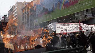 Dozens arrested in violent clashes in Athens