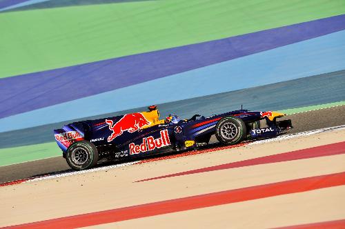 Red Bull's German driver Sebastian Vettel competes during the Bahrain F1 Grand Prix at Sakhir circuit in Manama March 14, 2010. (Xinhua/Zhang Ning)