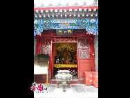 Cishan Temple is located on the west cliff of Tiantai Mountain in the northwestern Beijing suburb of Shijingshan. Built during the Ming Dynasty in 1587, the temple comprises 40,000 square meters of buildings as constructed Buddhist and Taoist styles. [Photo by YZ]